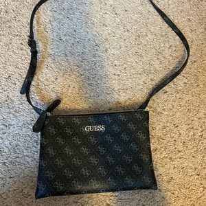 Guess crossbody purse